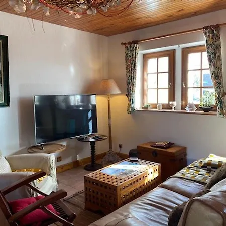 Ferienhaus Maison De 3 Etoiles Avec Jardin A Tregastel, Proche - Fr-1-542-62 *